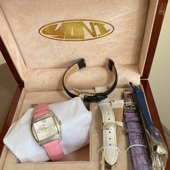 Yoni Original Diamond Bezel Watch with Interchangeable Bands - Picture 2 of 5